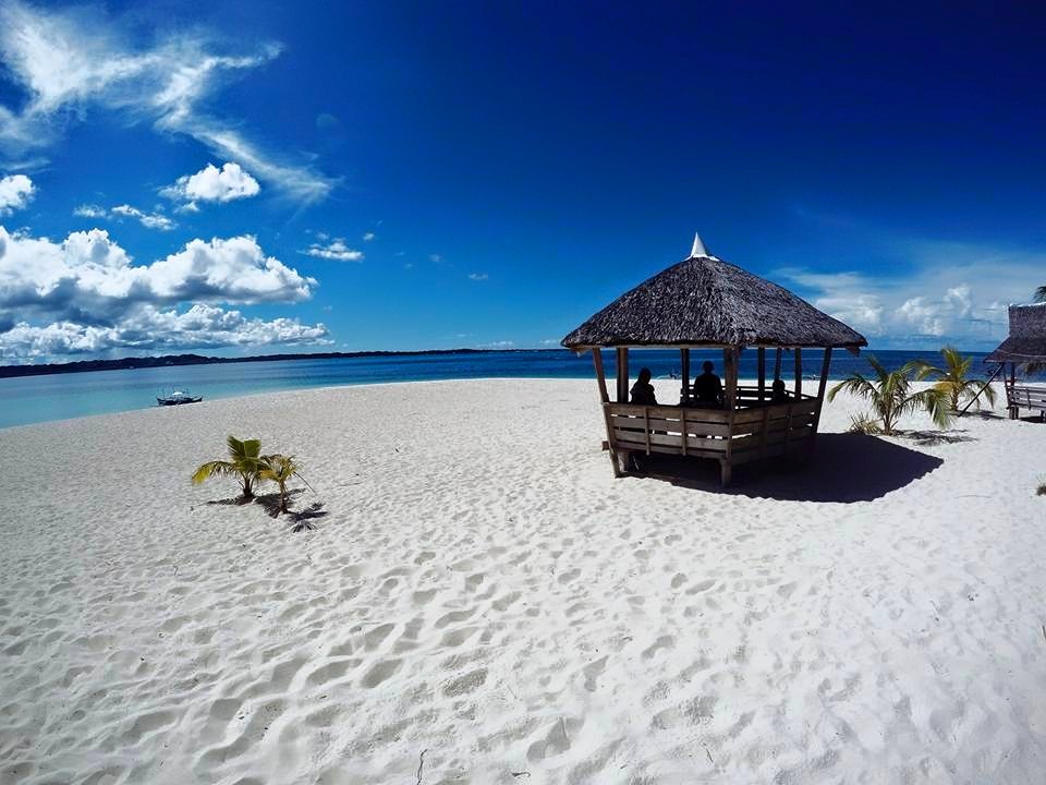 surfing siargao island