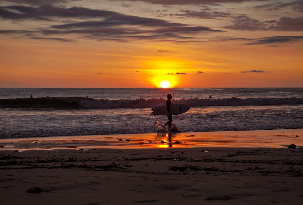 surfing costa rica