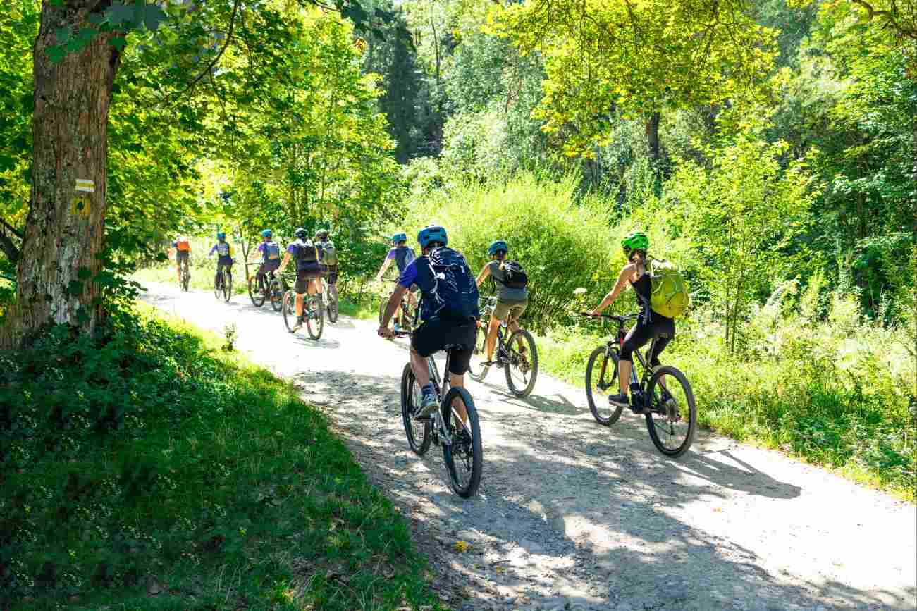 How to stay active and safe on sports holidays in hot weather